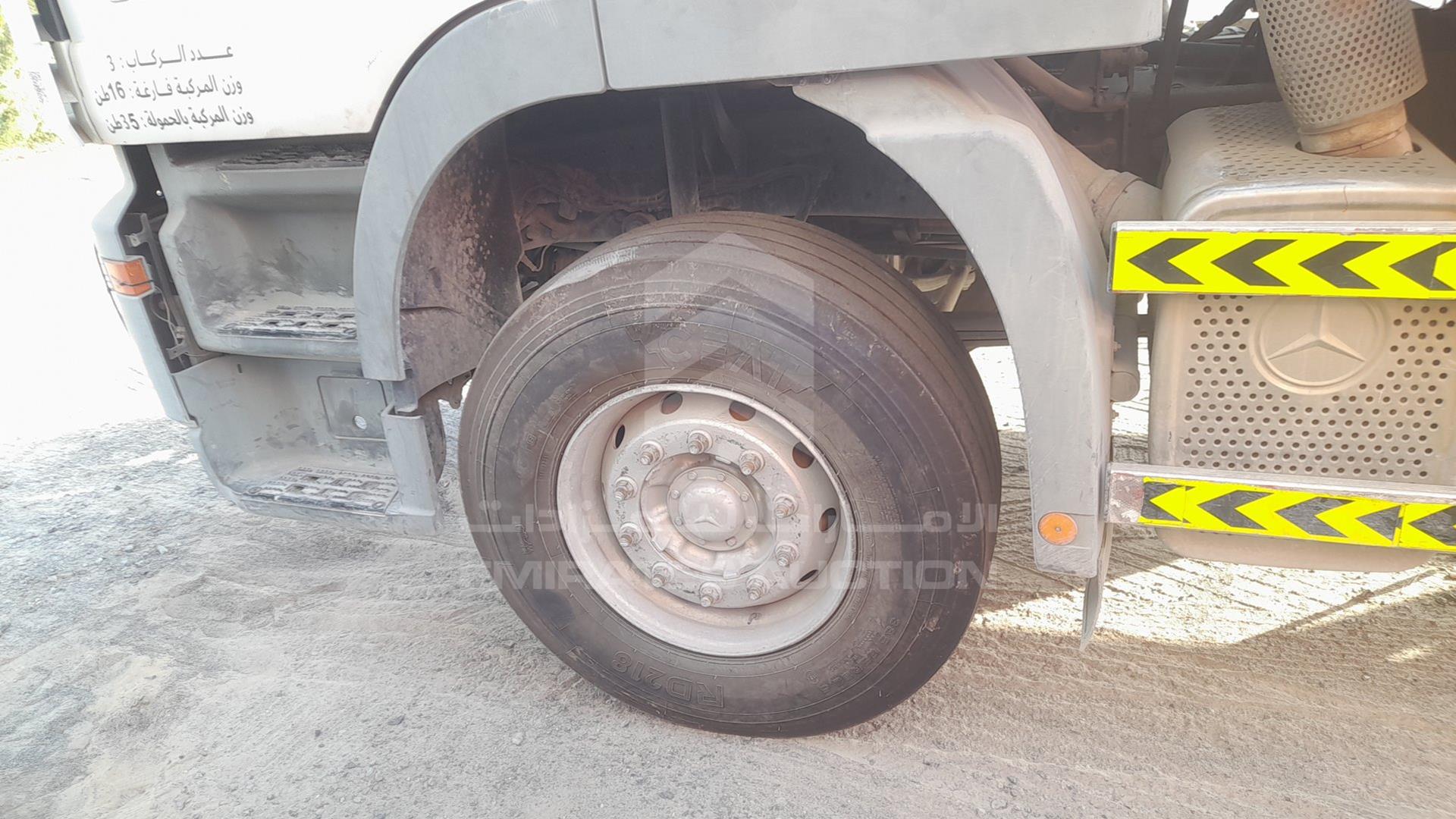 2007 MERCEDES ACTROS VIN: WDAKHCAA97L185817