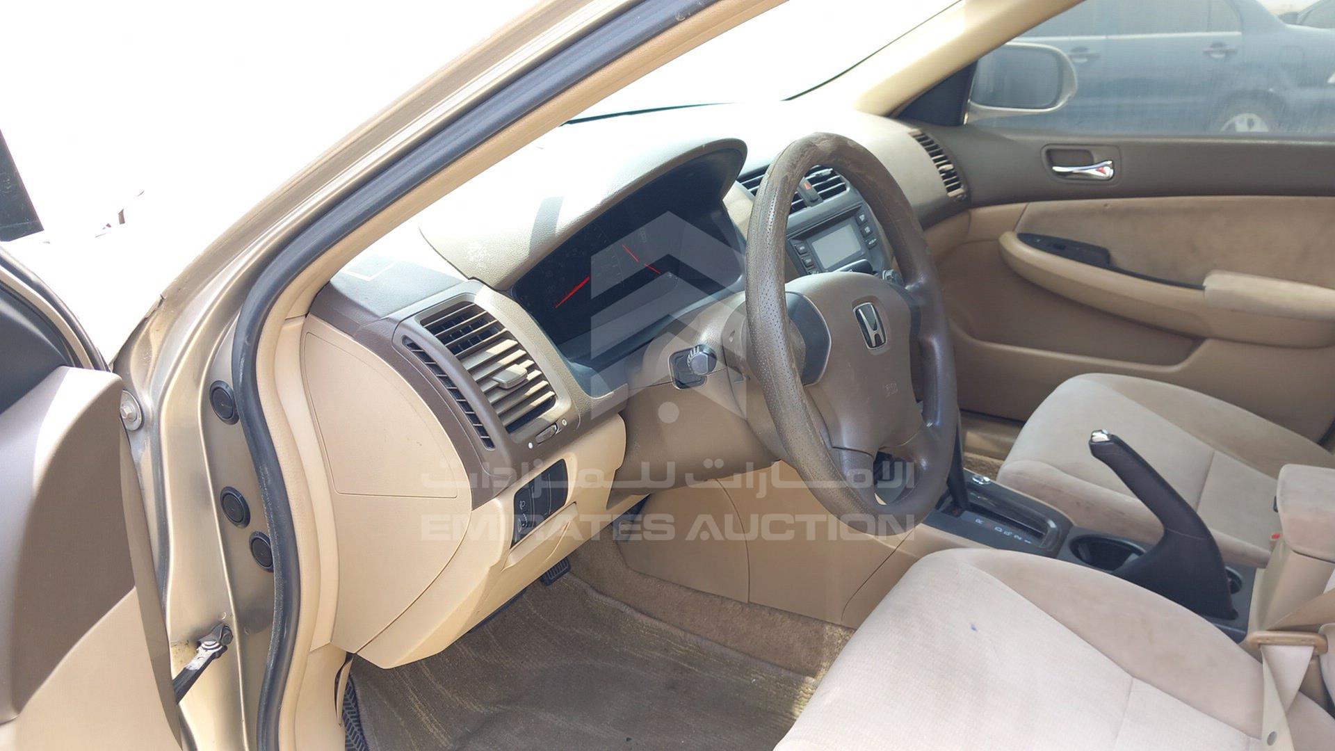 2005 HONDA ACCORD VIN: JHMCM56525C407498