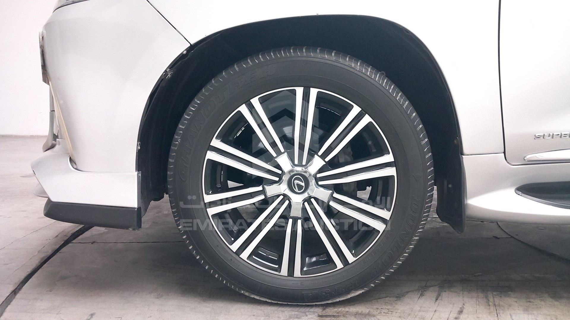 2009 LEXUS LX 570 VIN: JTJHY0OW994015504
