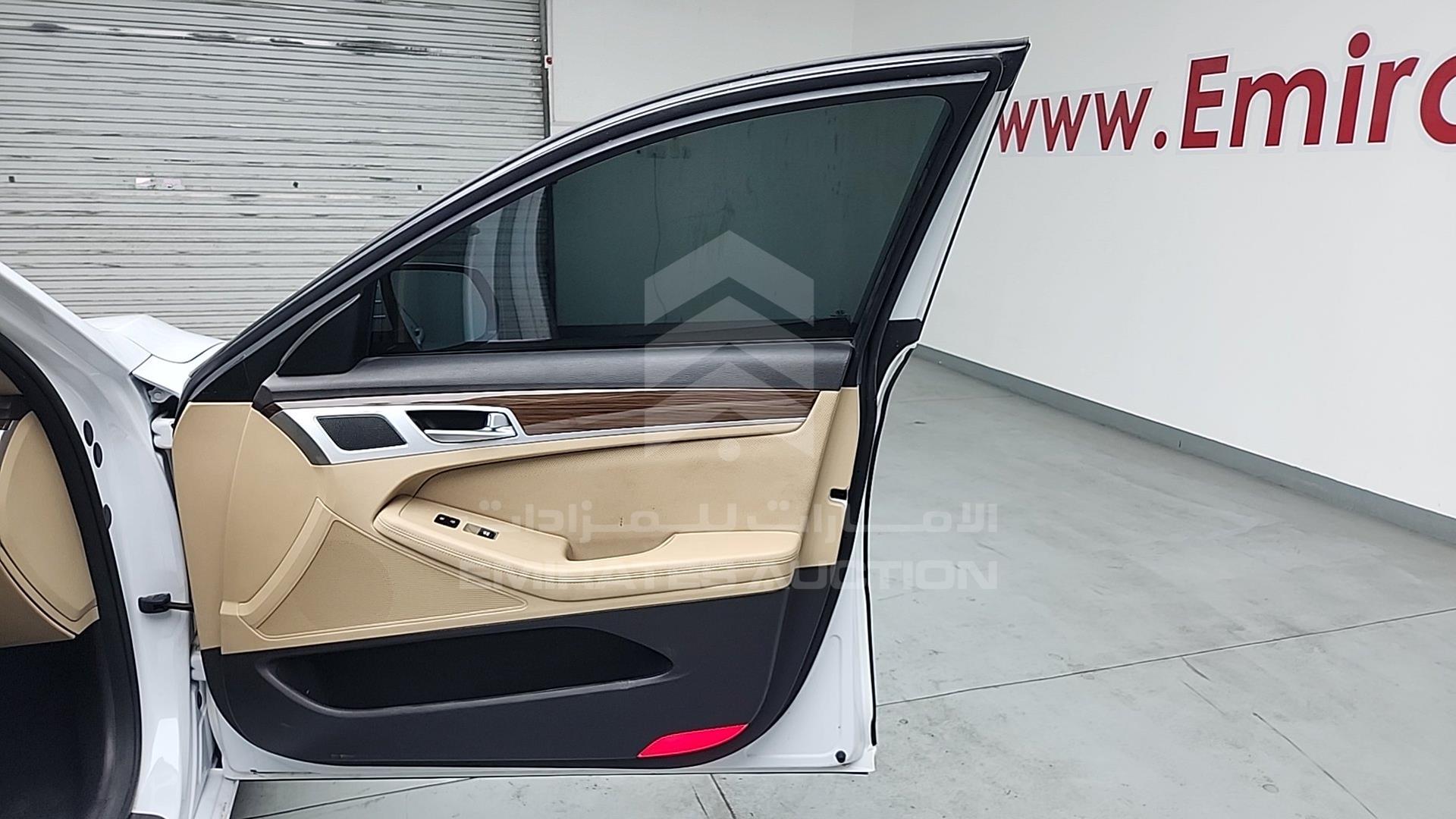 2015 HYUNDAI GENESIS VIN: KMHGN41EBFU057576