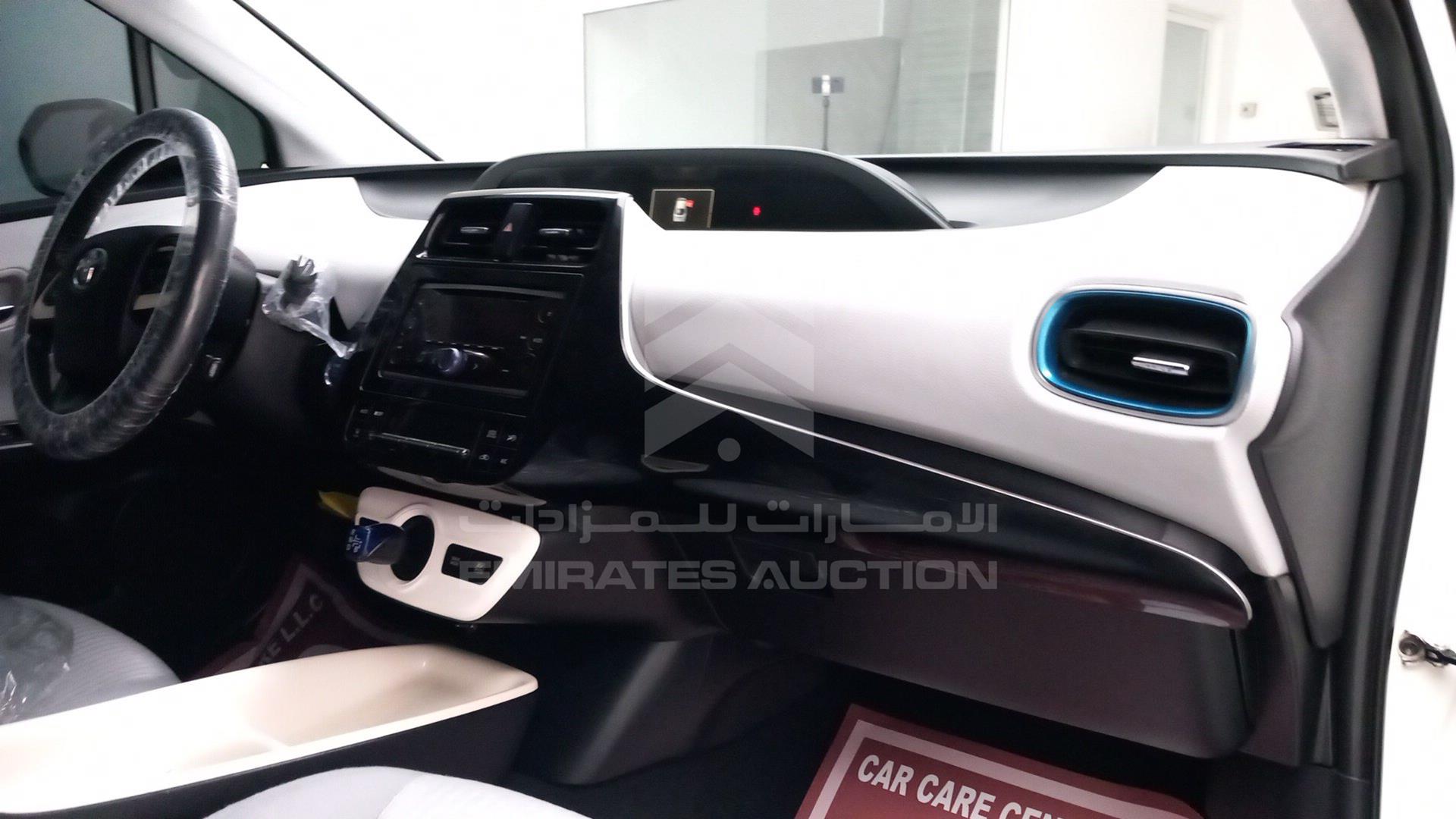 2018 TOYOTA PRIUS VIN: JTDKB3FU3J3589687