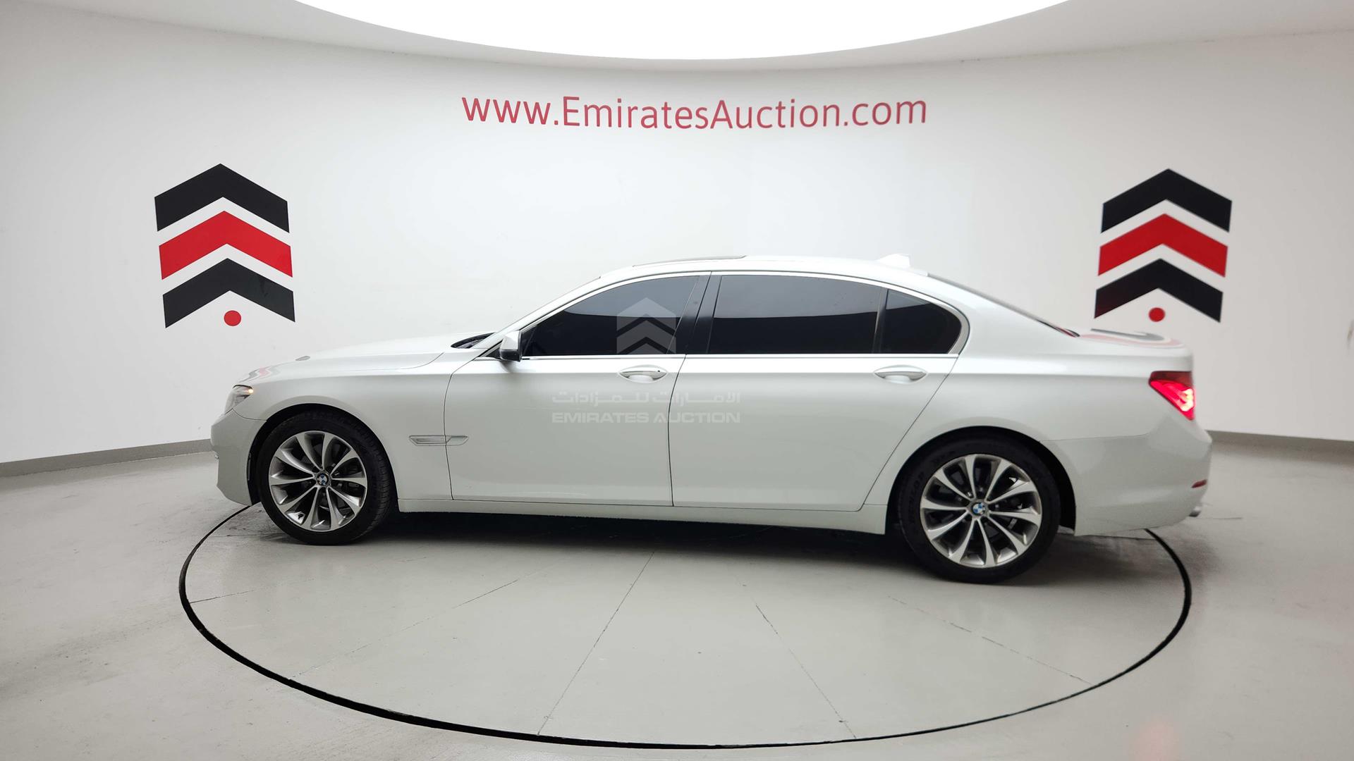 2015 BMW 730 VIN: WBAYE2105FD837047