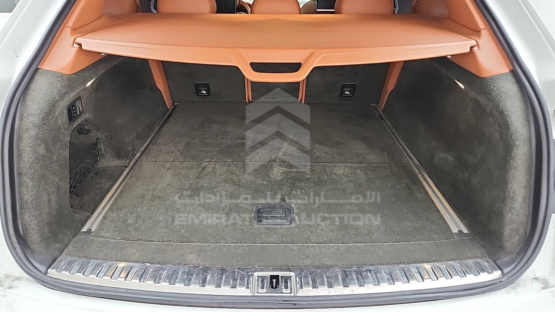 2018 BENTLEY BENTAYGA VIN: SJAAL1ZV5JC022898