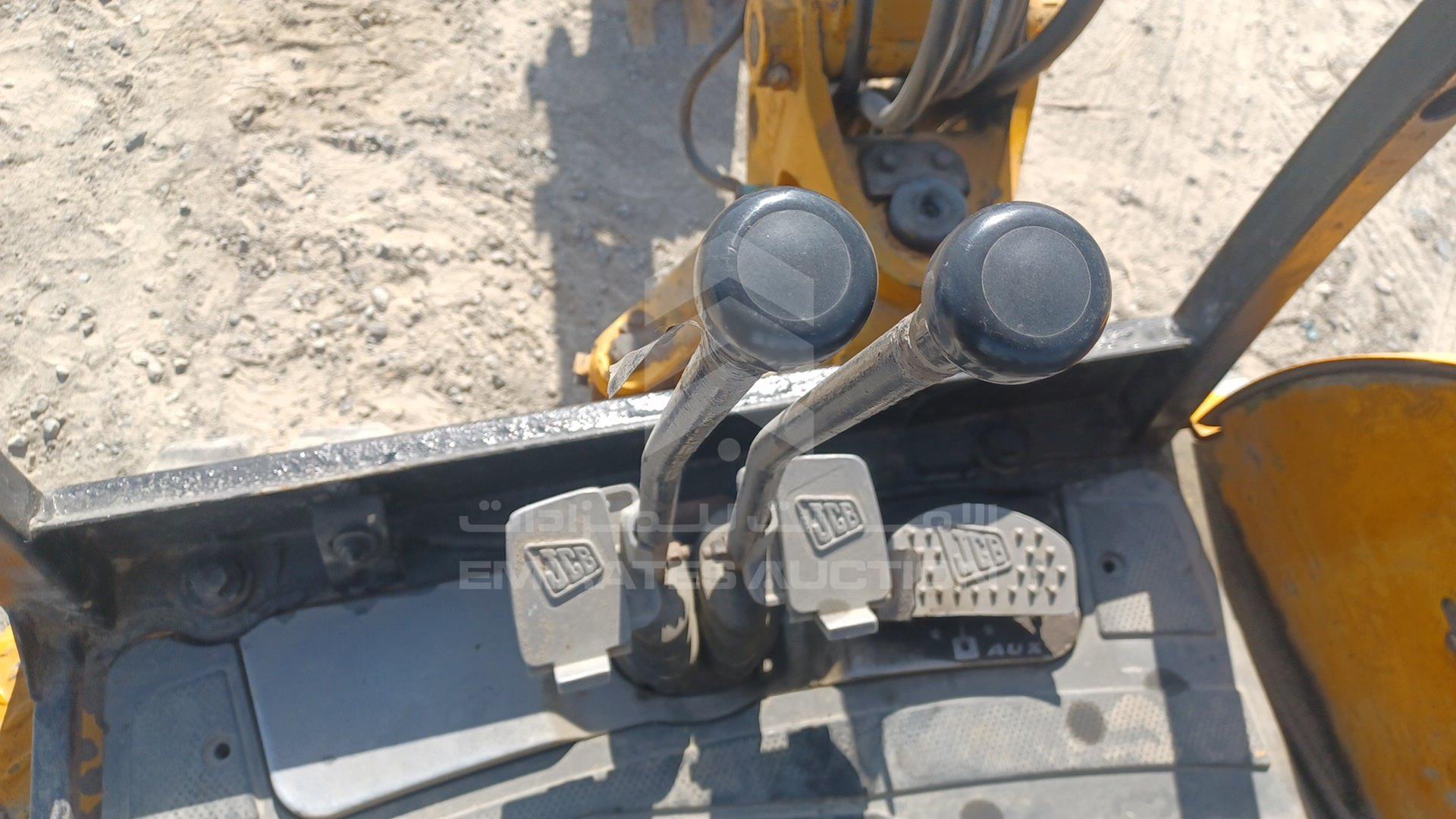 2011 JCB --- VIN: JCB08025P02020131