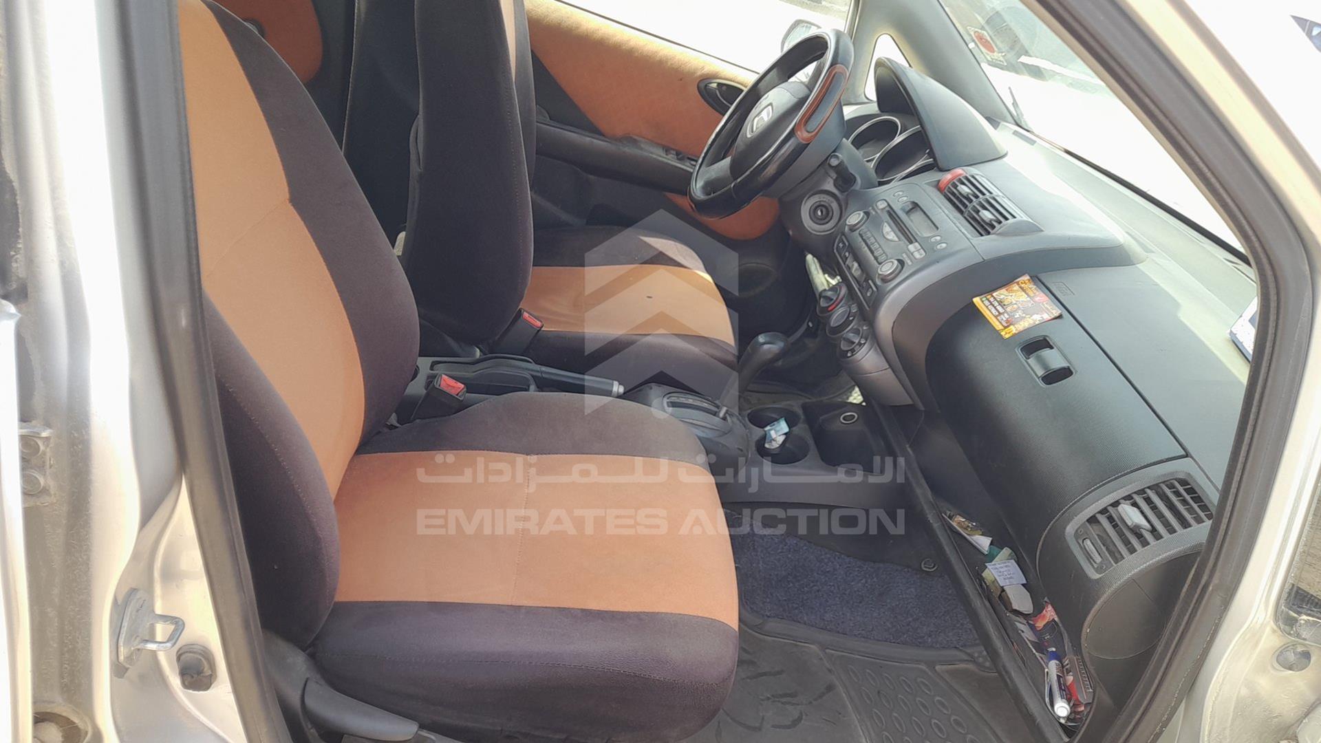 2004 HONDA JAZZ VIN: JHMGD18674S400163