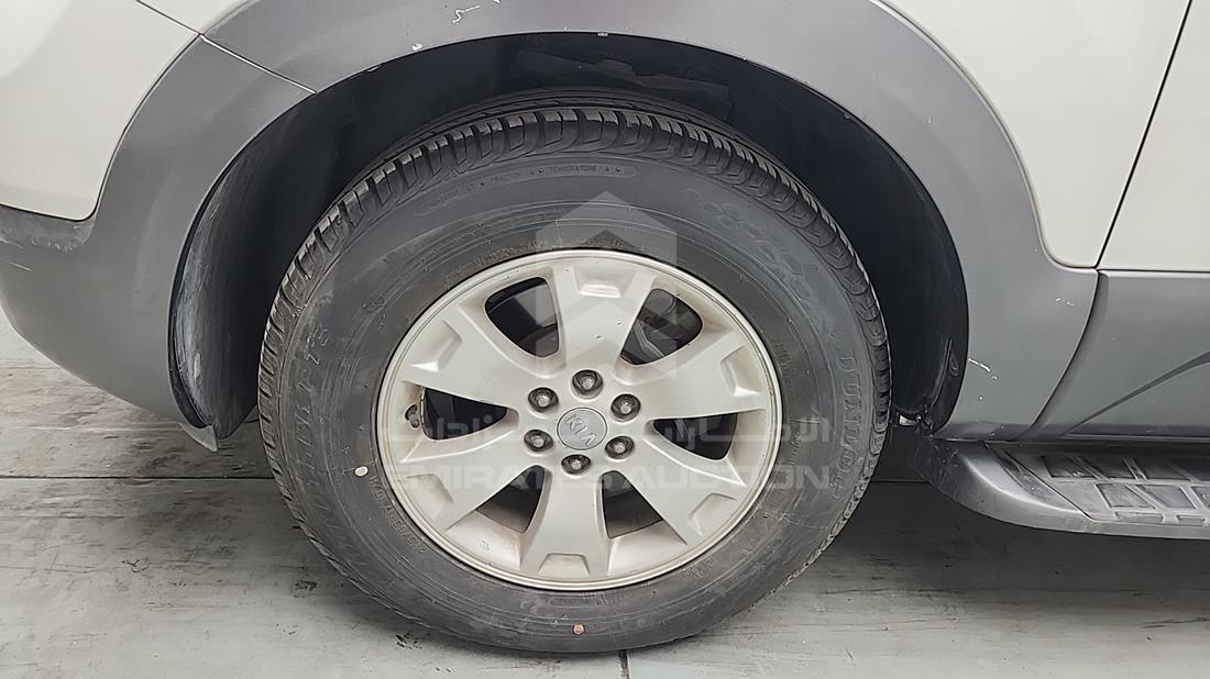 2012 Kia Mohave — Front Left Tyre — Photo 37
