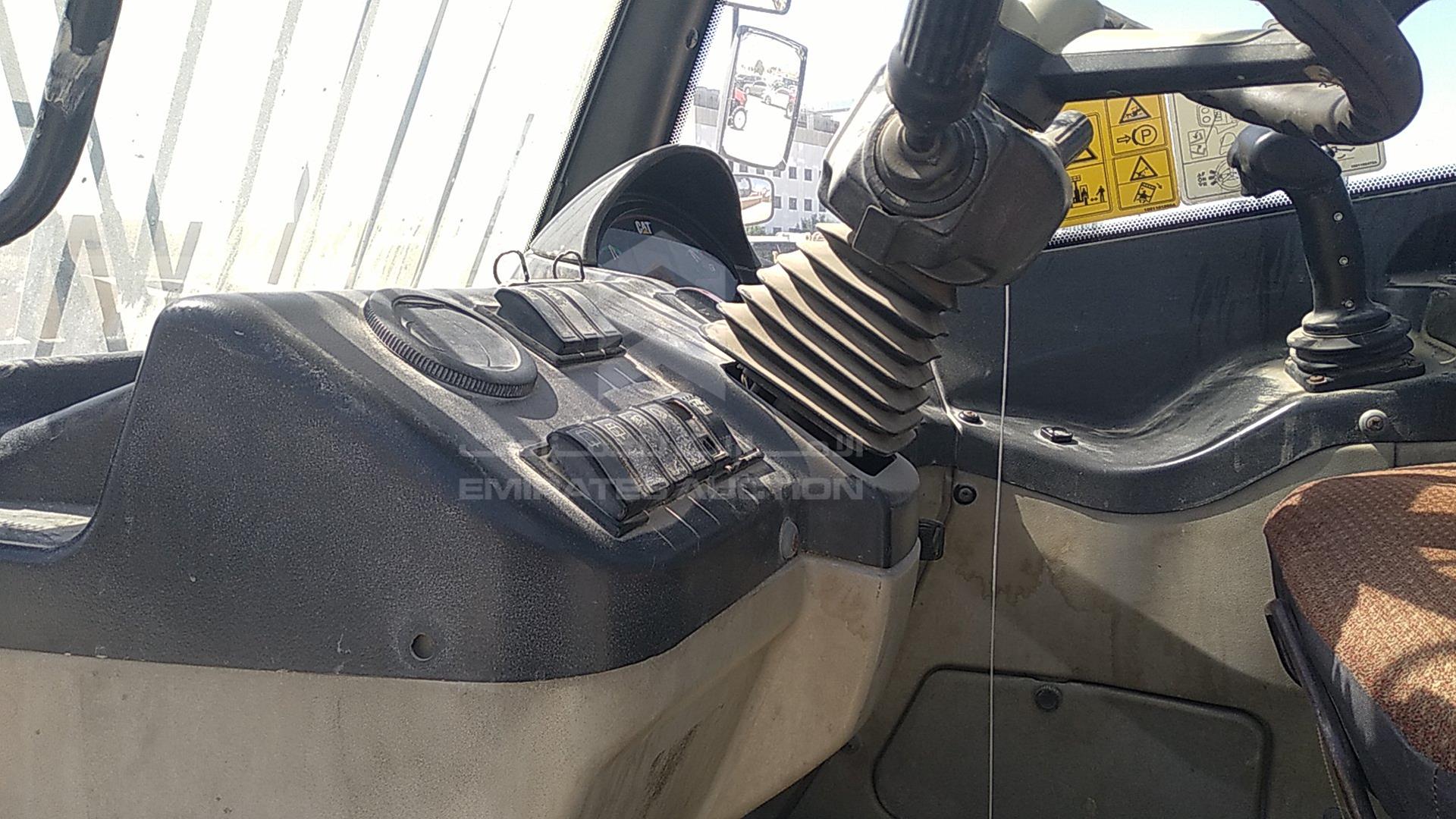 2014 CATERPILLAR TH414 VIN: YC5000000TBZ00900