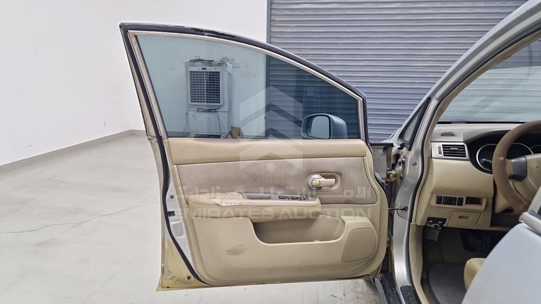 2007 Nissan Tiida — Front Left Door — Photo 17
