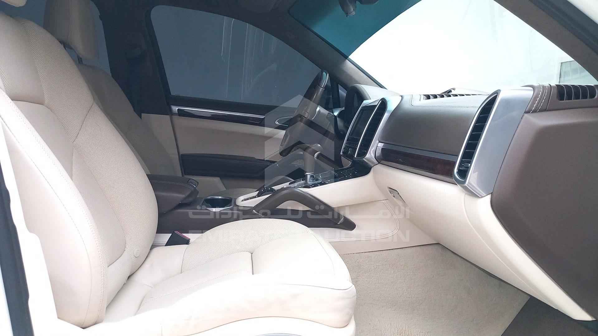 2011 PORSCHE CAYENNE VIN: WP1ZZZ92ZBLA49779