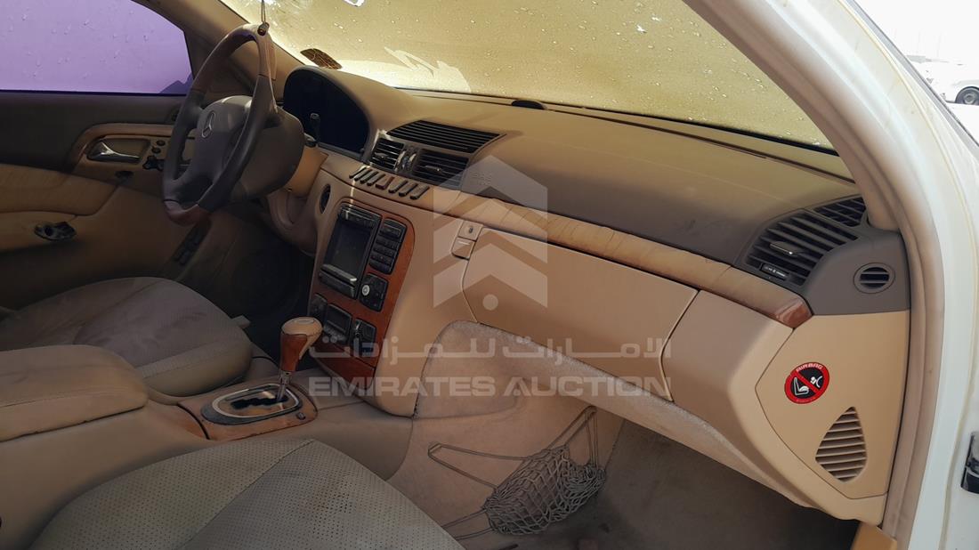2001 Mercedes C 320 — Front Right Passenger Dashboard View — Photo 23