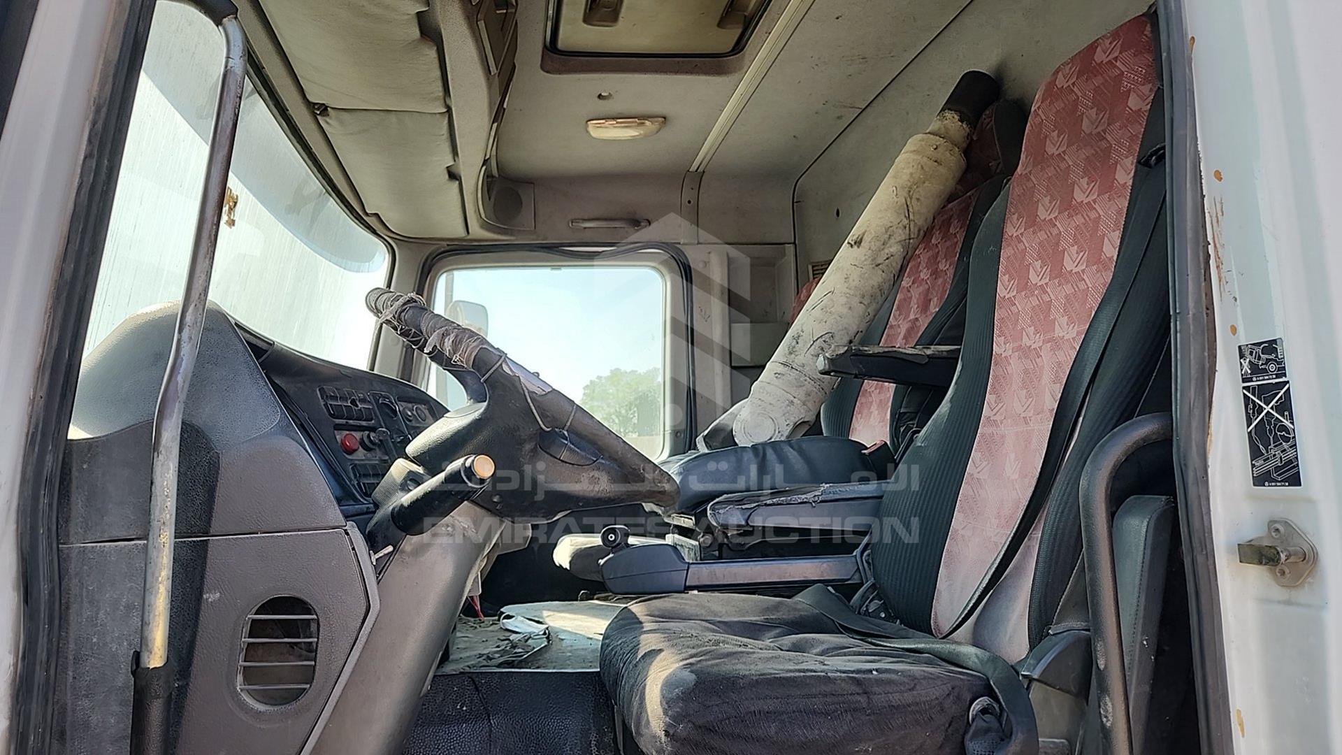 2007 MERCEDES ACTROS VIN: WDAKHCAA57L179240
