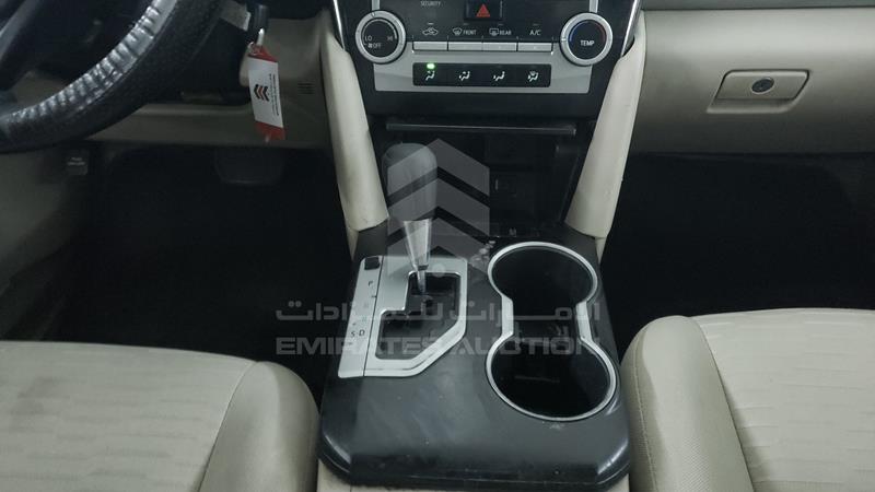 6T1BF9FK6HX692658 Auction: EmiratesAuction Lot: 436635 6T1BF9FK6HX692658 Toyota Camry 2017 WHITE Photo 17