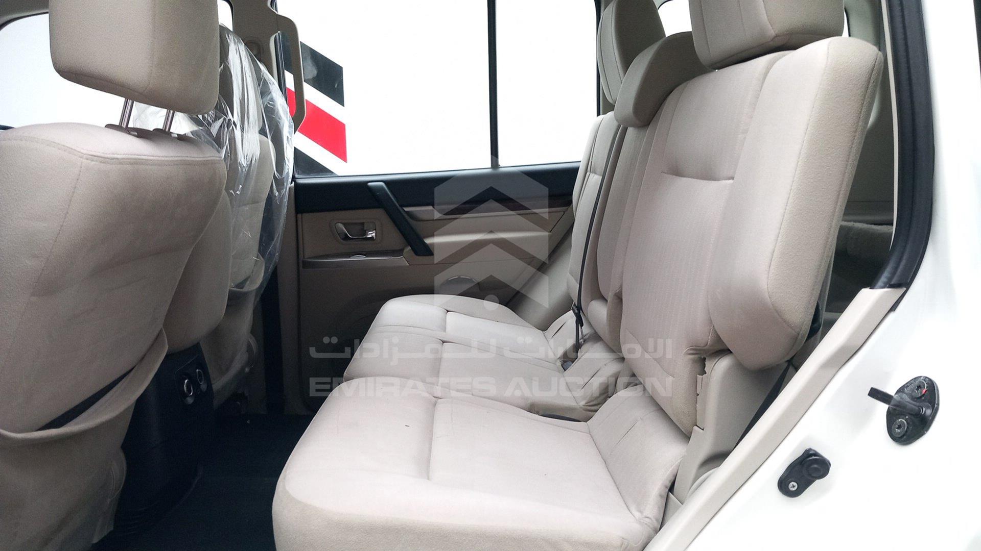 2014 MITSUBISHI PAJERO VIN: JMYLRV95WEJ707012
