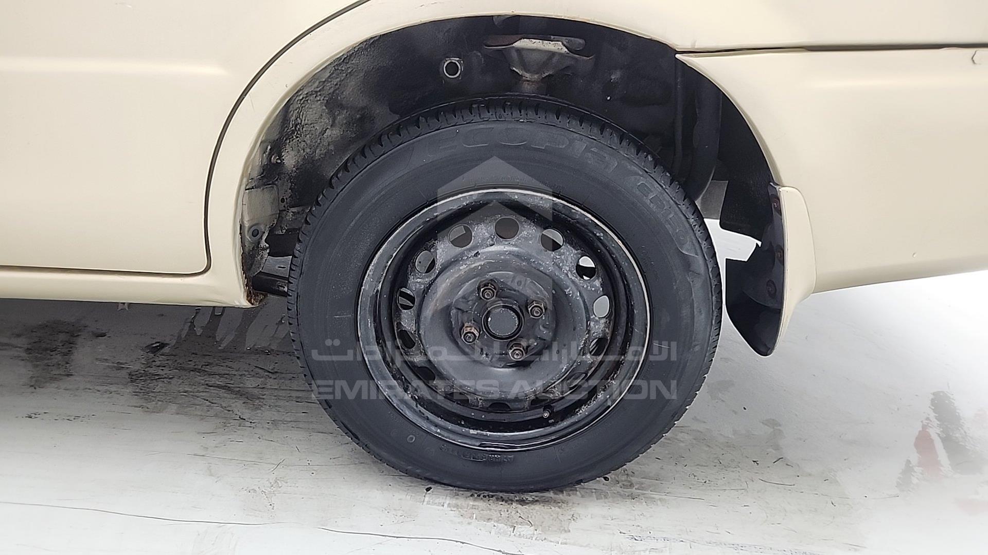 2002 MAZDA 323 VIN: JM7BJ12M821209520