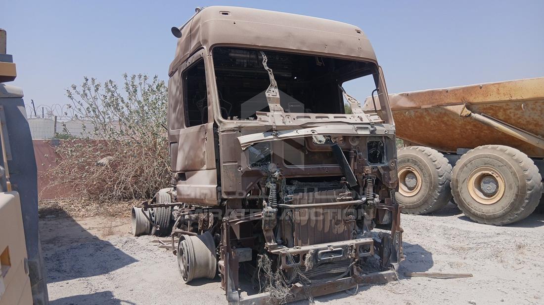 مرسيدس 1846 2004 — الزاوية الأمامية اليمنى — صورة 8