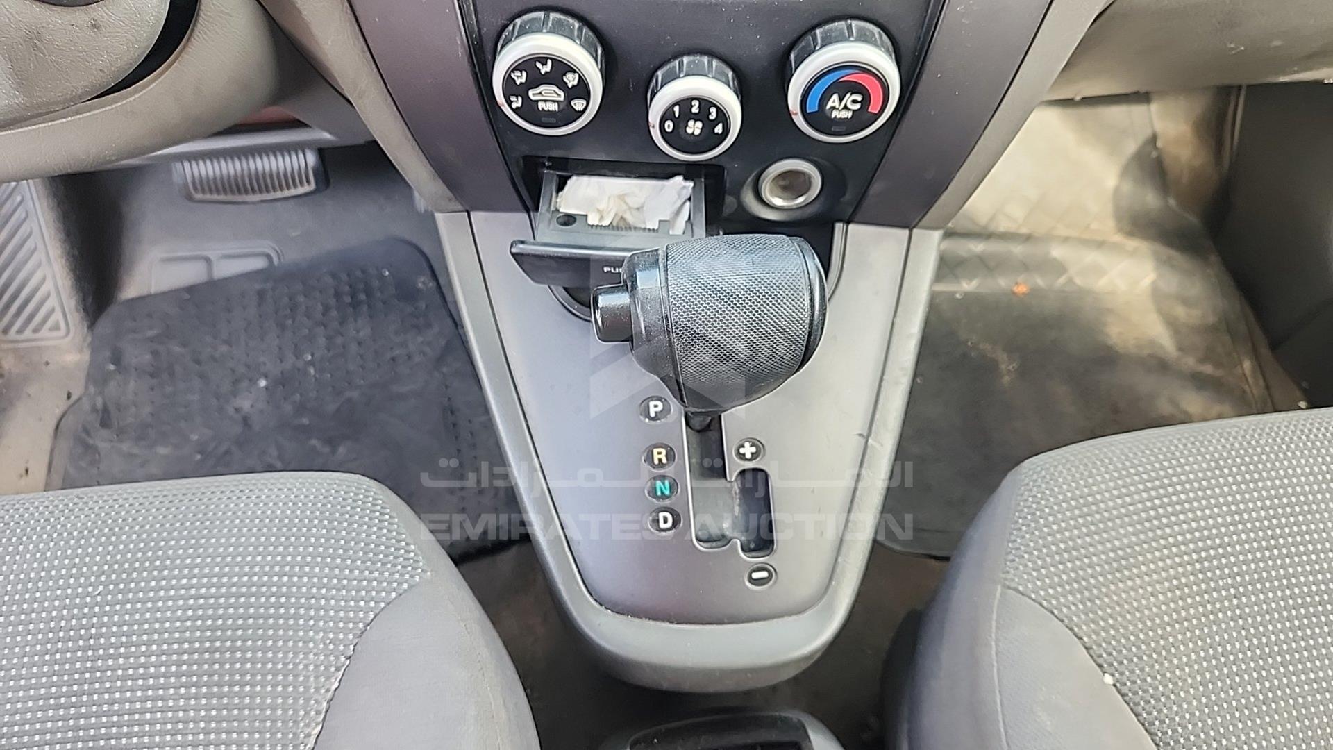 2006 HYUNDAI TUCSON VIN: KMHJM81D76U311639