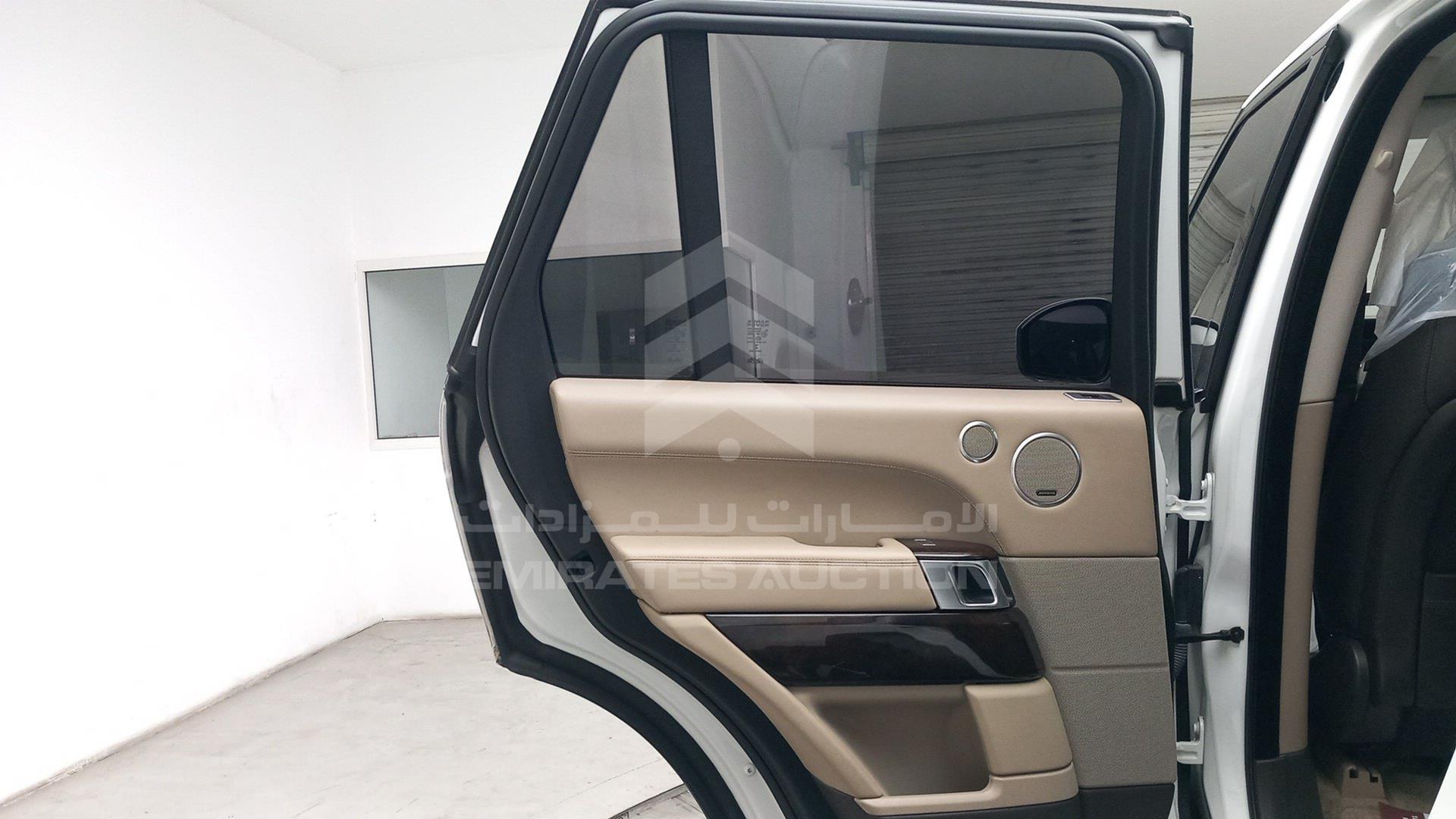 2015 RANGE ROVER VOGUE VIN: SALGA2EF3FA225173