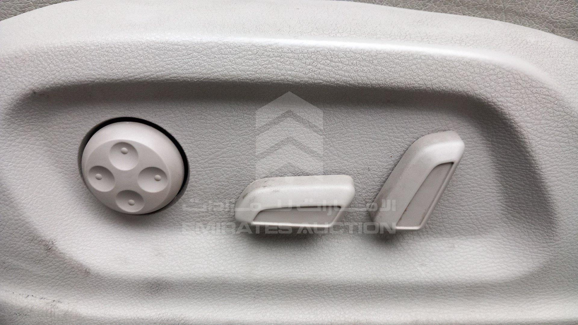 WAUCFC8R2HA042938 - 2011 Audi Q5 - #494286