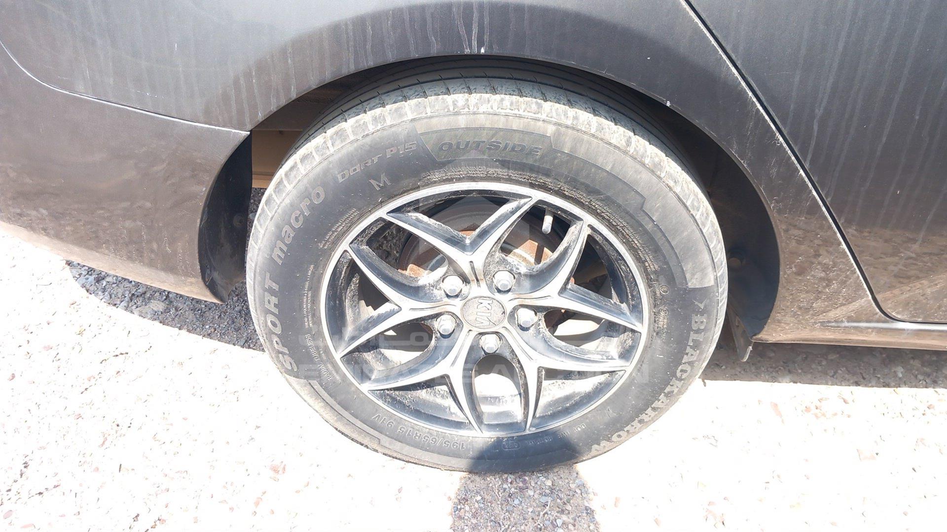 2013 KIA CERATO VIN: KNAFT411XD5788808