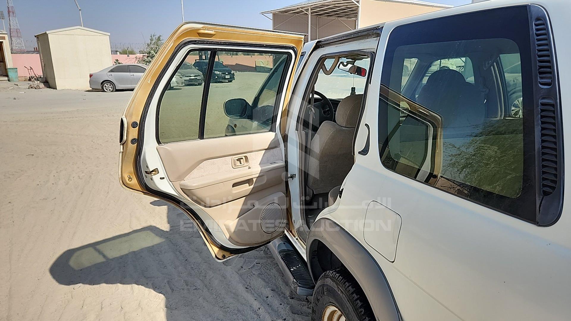 2002 NISSAN PATHFINDER VIN: JN8AR05Y22W523968