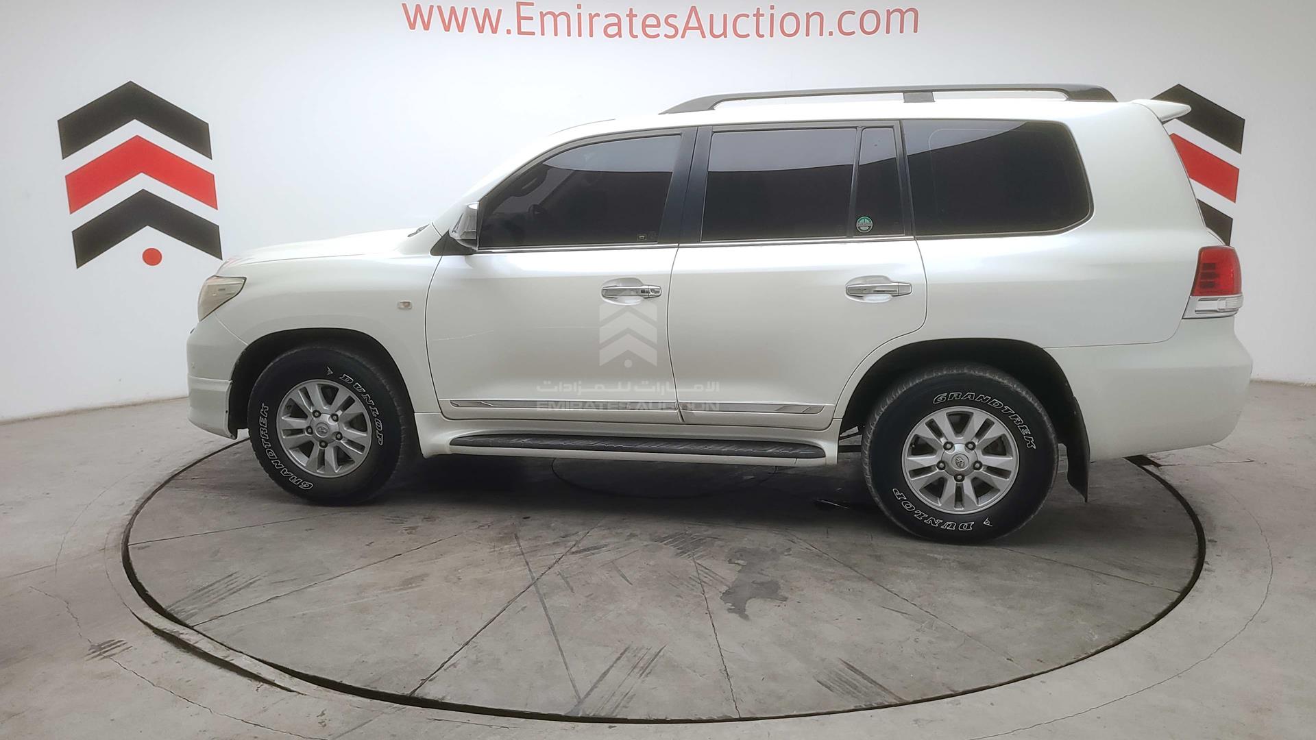 2009 TOYOTA LAND CRUISER VIN: JTMHU09J695010180