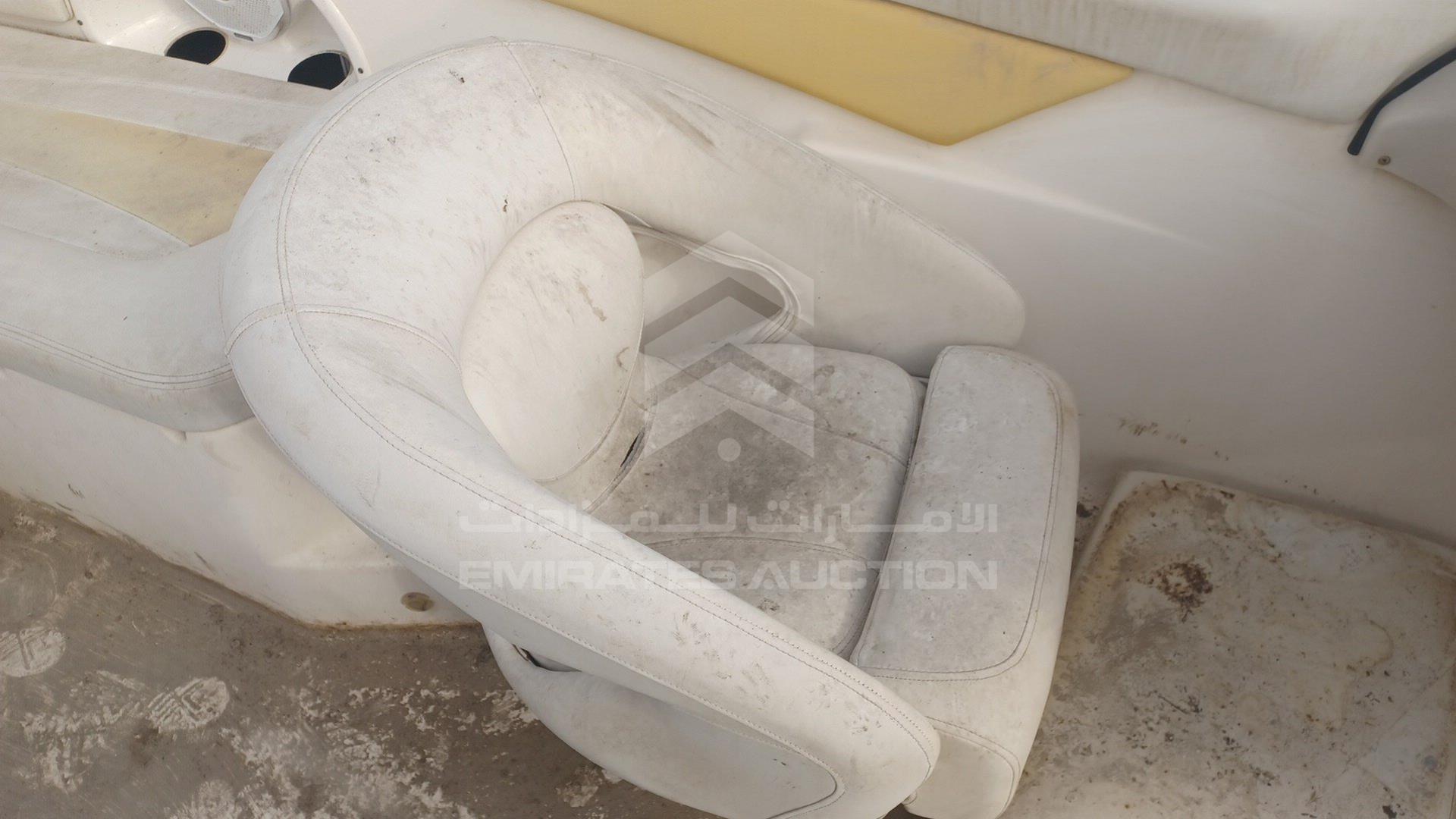 0 BOAT + TROLLEY --- VIN: USLAR86239I708