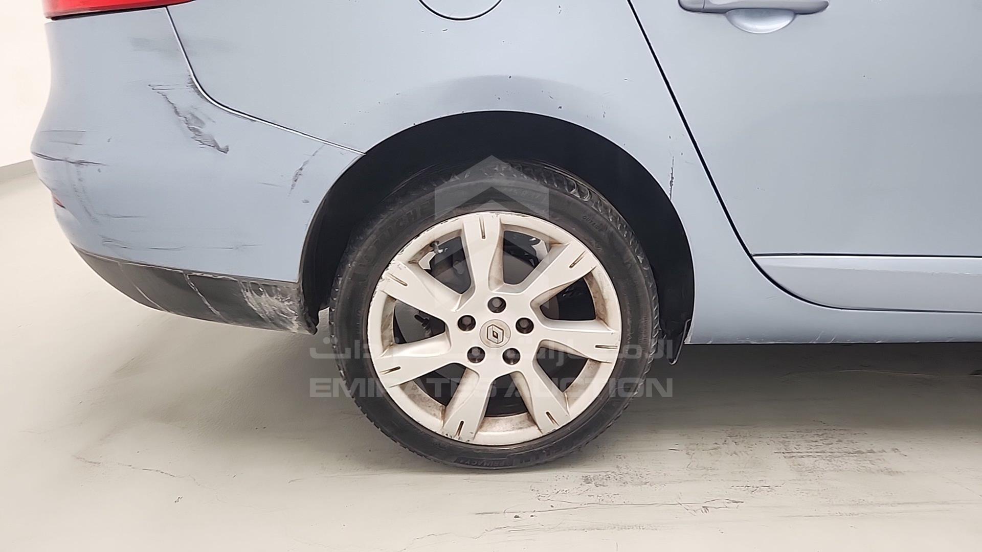 2012 RENAULT FLUENCE VIN: VF1LZLDT8CC246837