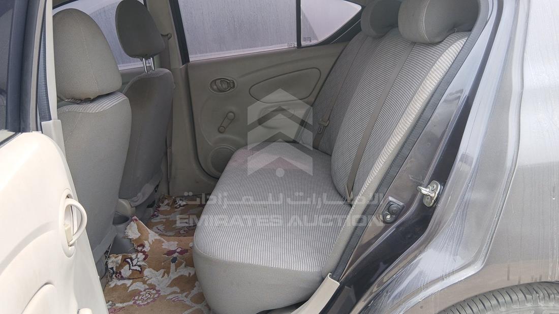 نيسان صني 2023 — زاوية الراكب الخلفي اليسرى — صورة 19