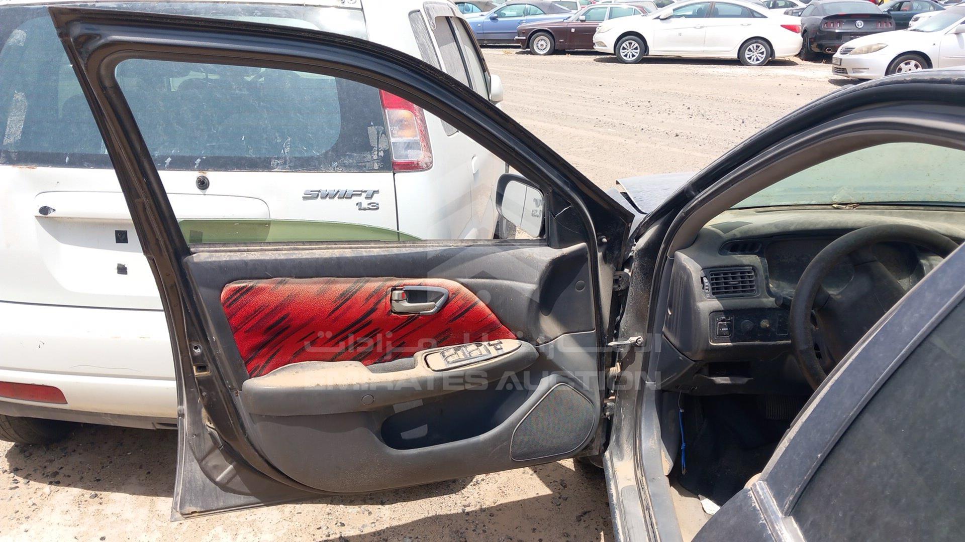 2000 TOYOTA CAMRY VIN: 4T1BG22K5YU740156