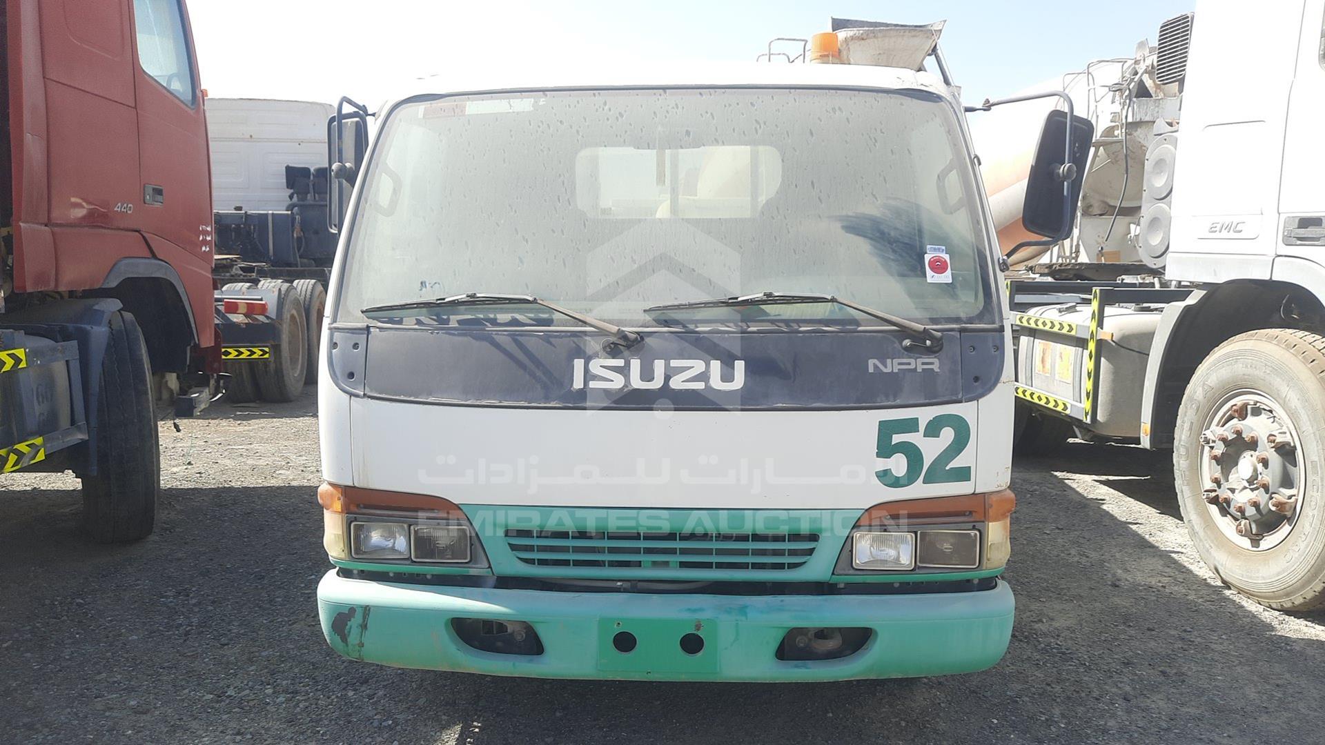 2001 ISUZU NPR VIN: JAAJP34G317P03388