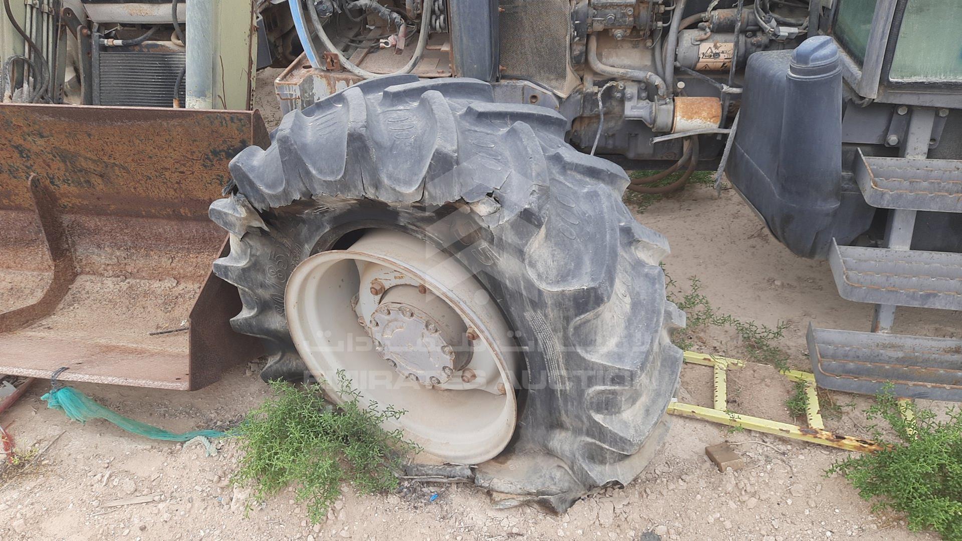 2002 TRACTOR --- VIN: MFDLM46029
