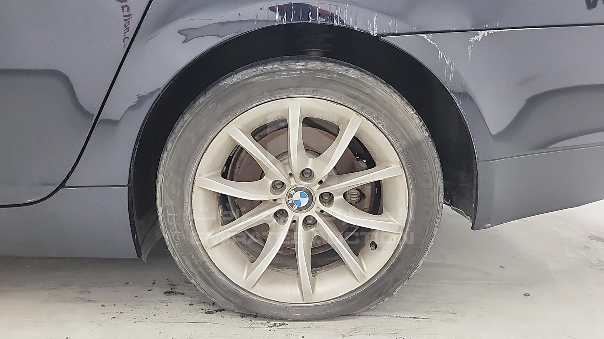 0 BMW 523I VIN: WBANE310X0B953095