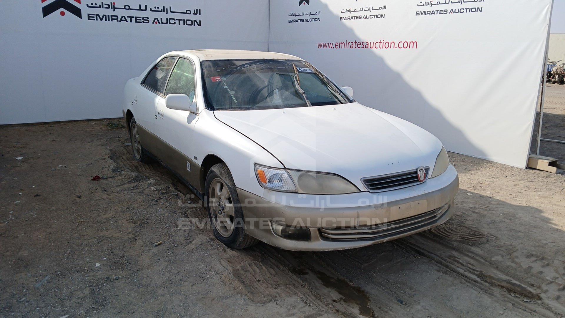 2000 LEXUS ES 300 VIN: JT8BF28GXY0264972