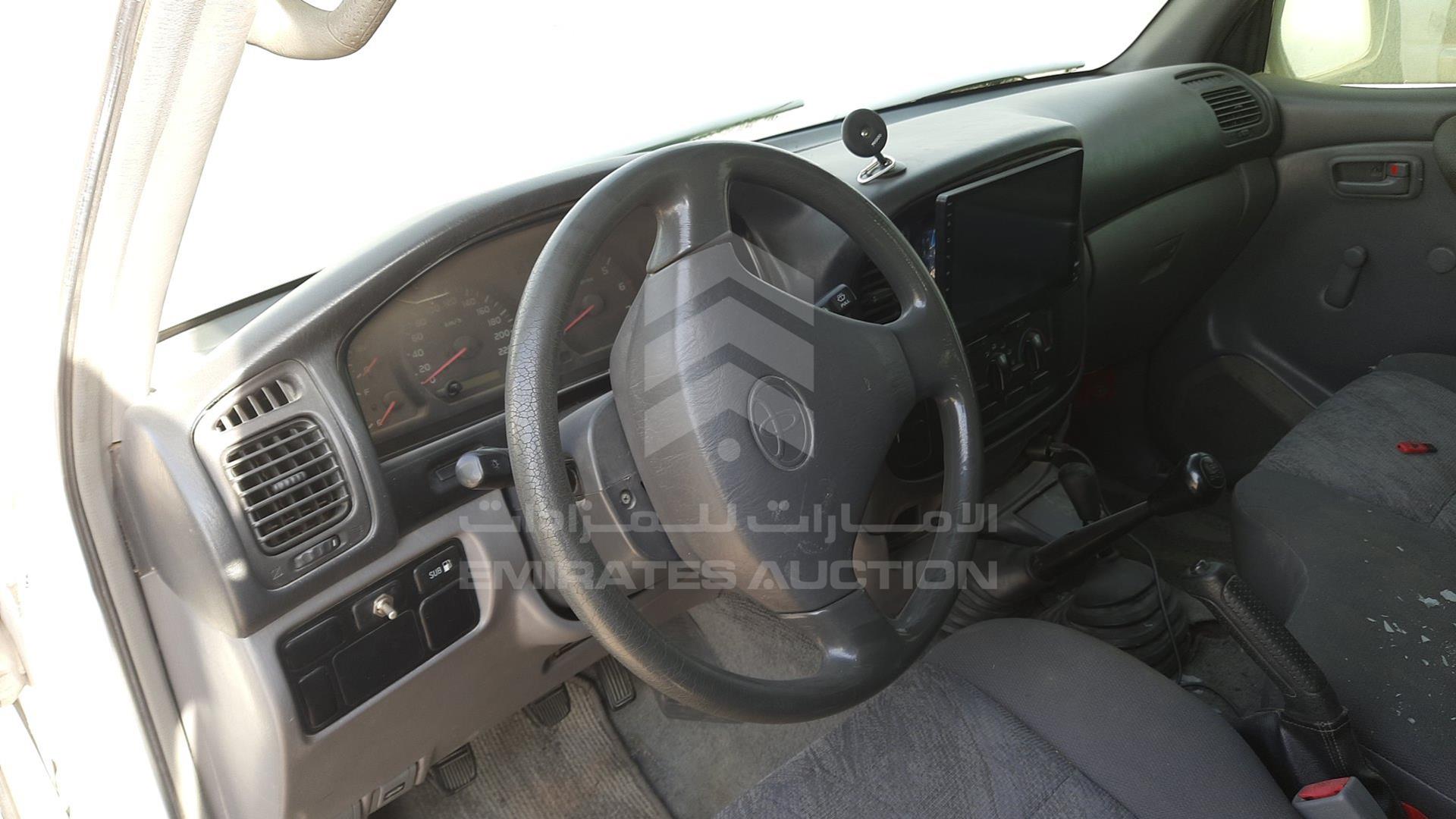 2001 TOYOTA LAND CRUISER VIN: JTGHJ01J313000908