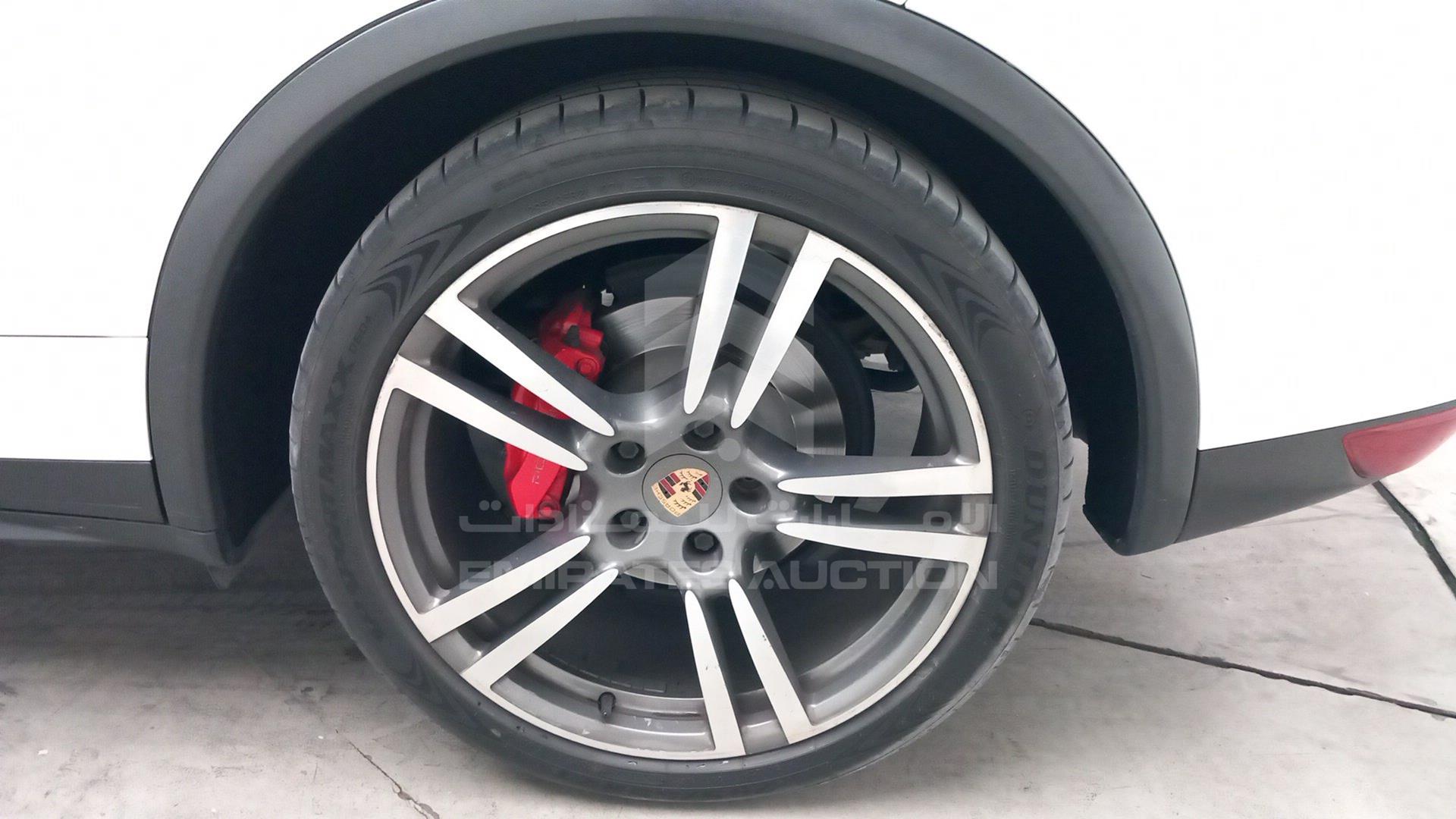 2013 PORSCHE CAYENNE VIN: WP1ZZZ92ZDLA83940