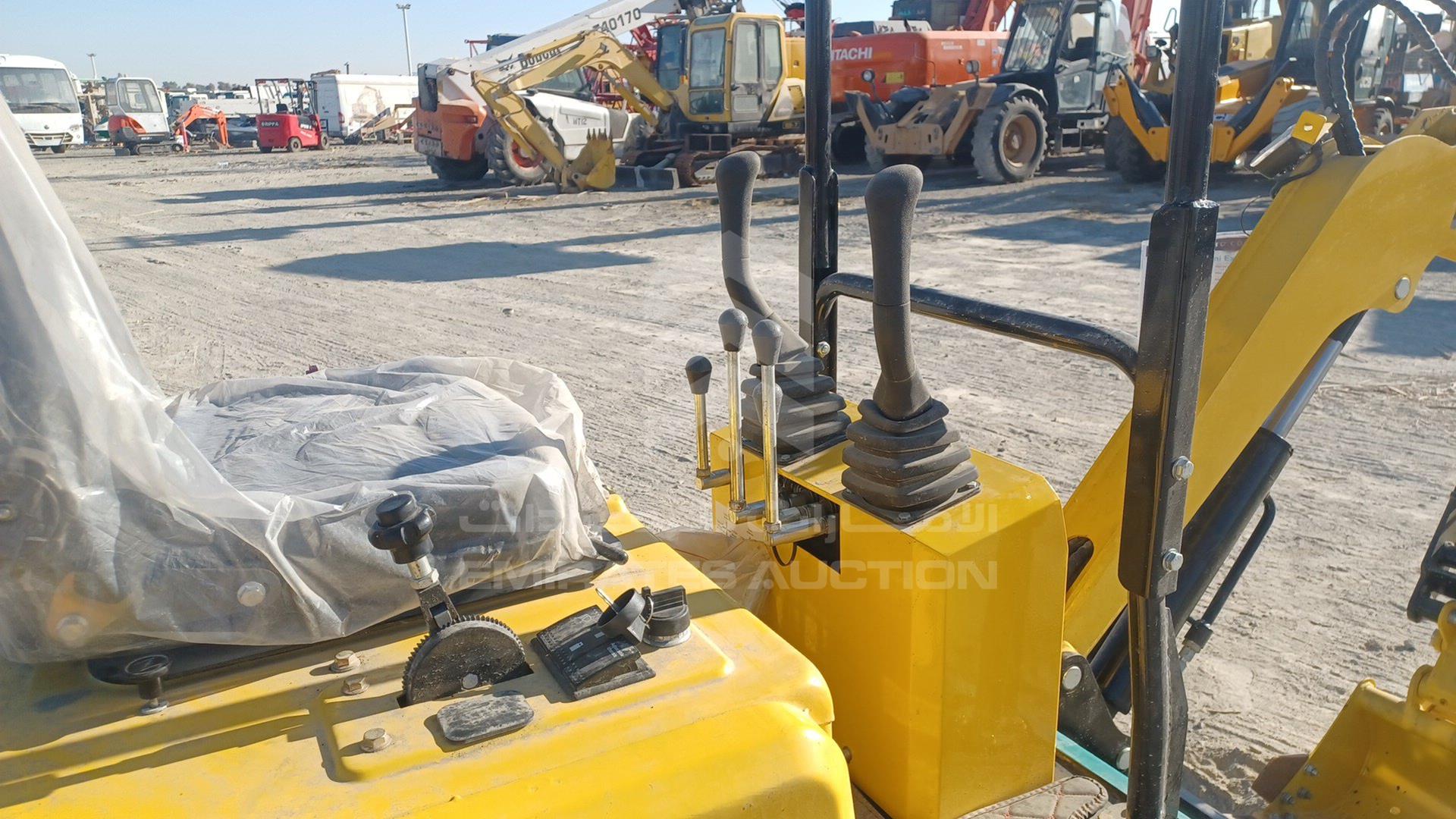 2024 EXCAVATOR --- VIN: SLP241718230