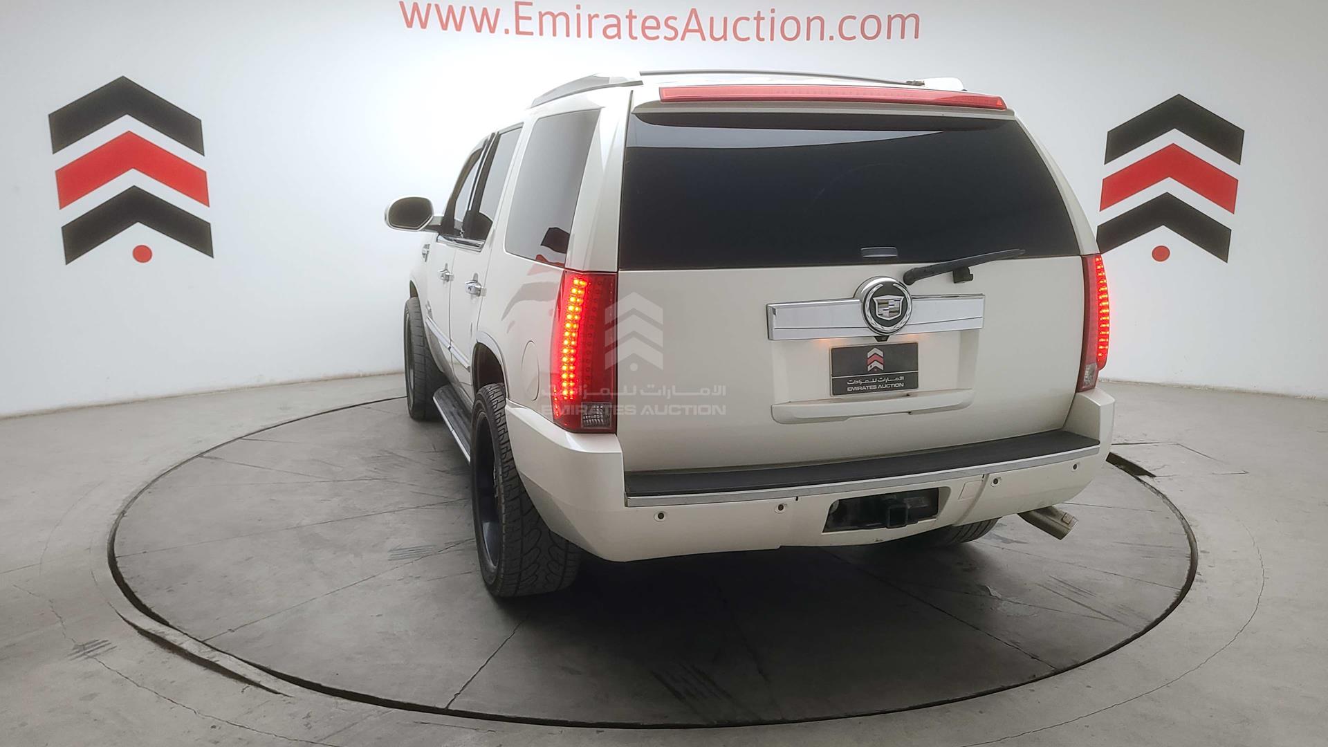 2011 CADILLAC ESCALADE VIN: 1GYS3EEJ1BR157902