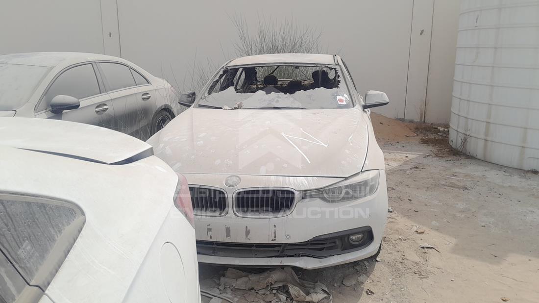 بي ام دبليو 318 اي ايه 2017 — الزاوية الأمامية بالكامل — صورة 1