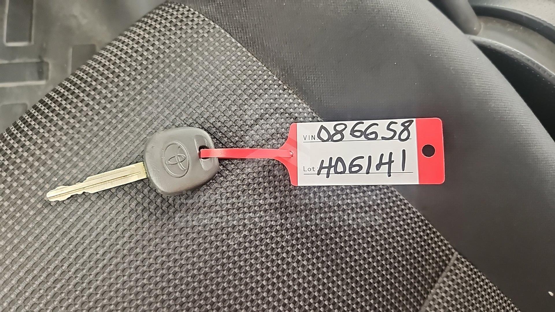 2010 TOYOTA FJ CRUISER VIN: JTEBU11F0AK086658