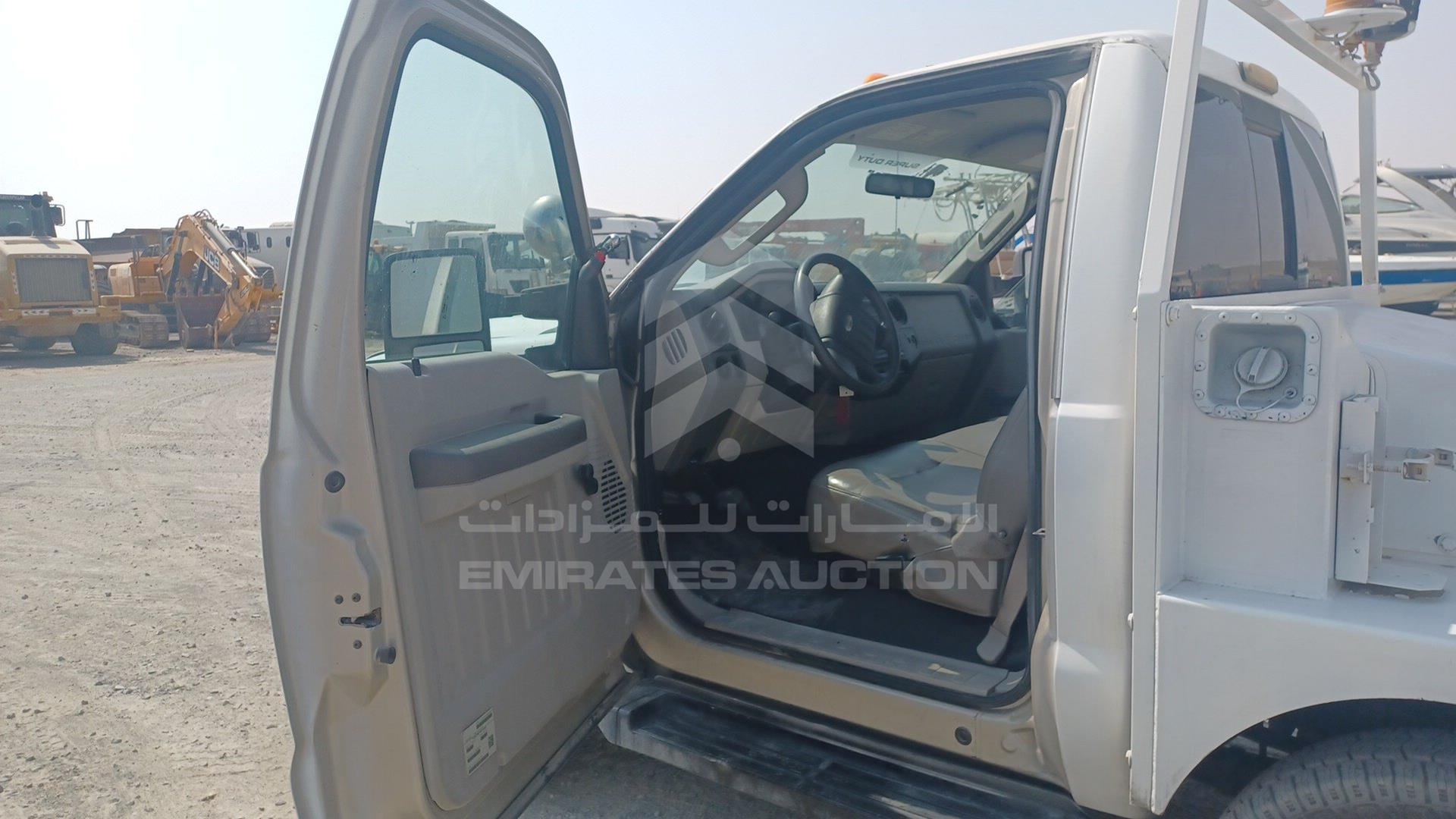 2008 FORD F 350 VIN: 1FDWF35R48EA80415