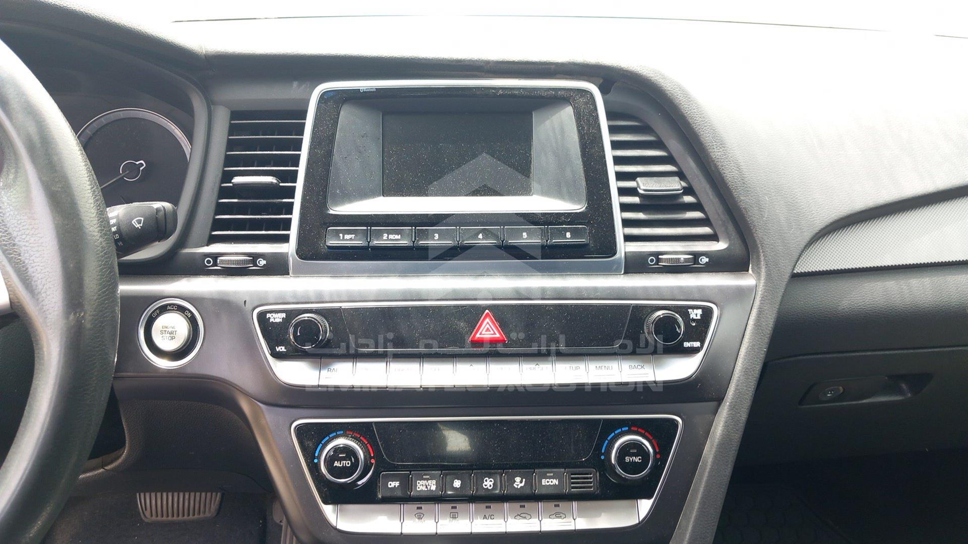 2019 HYUNDAI SONATA VIN: KMHE24131KA093040