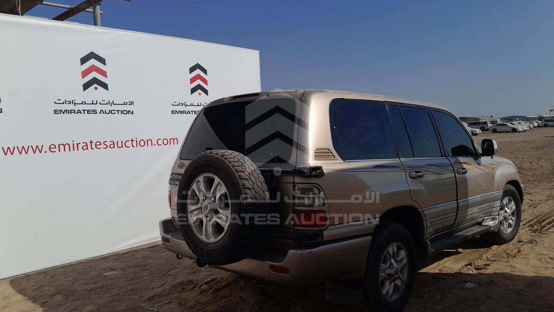 2005 TOYOTA LAND CRUISER VIN: JTEHT05J052076708
