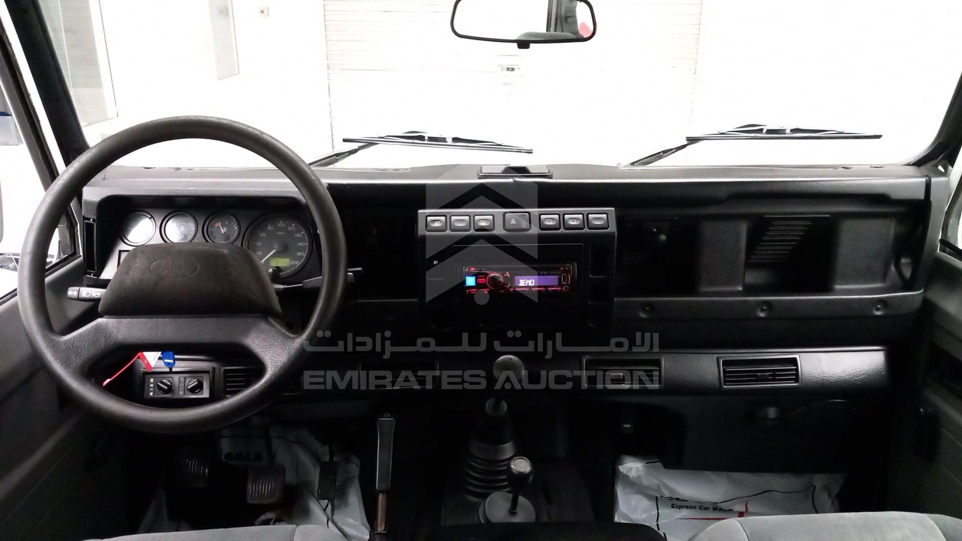 2002 LAND ROVER --- VIN: SALLDHM582A640497