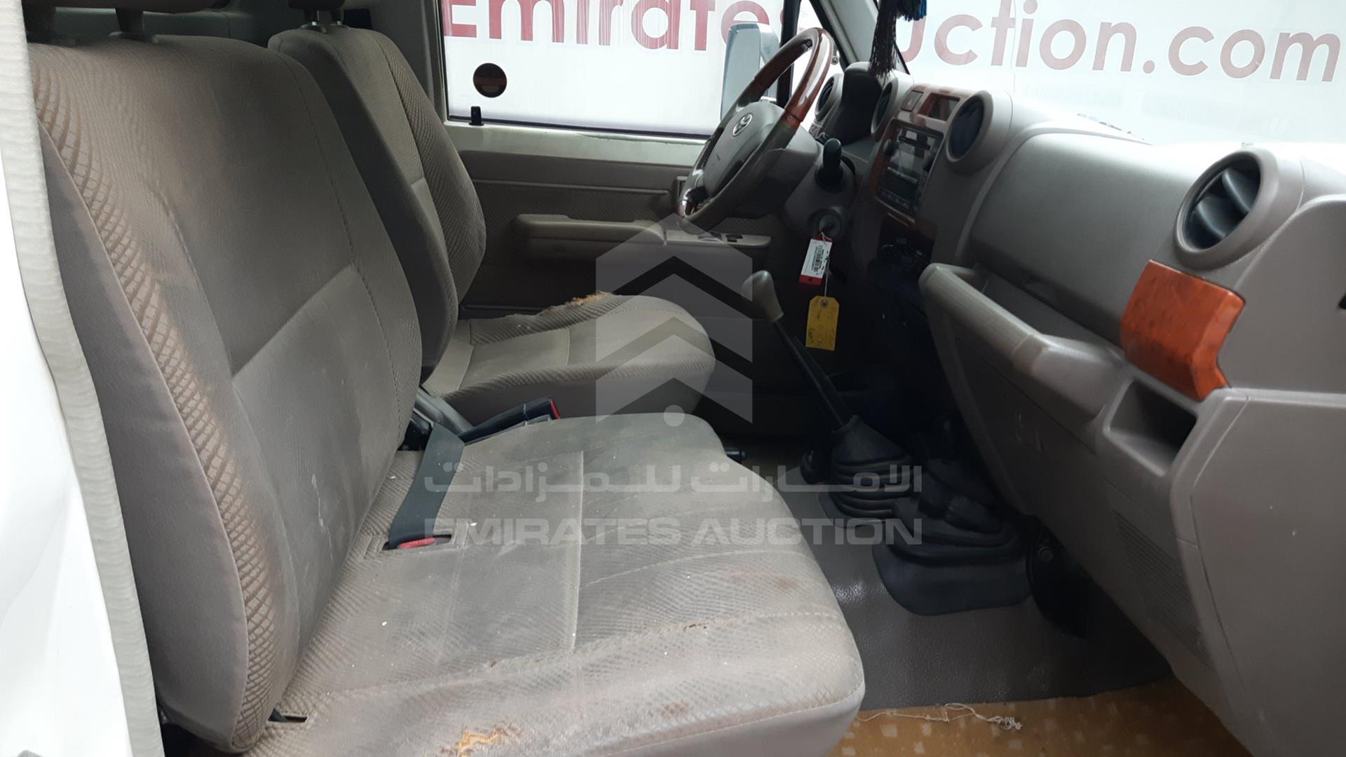2013 TOYOTA LAND CRUISER VIN: JTFLU73J9D4538474