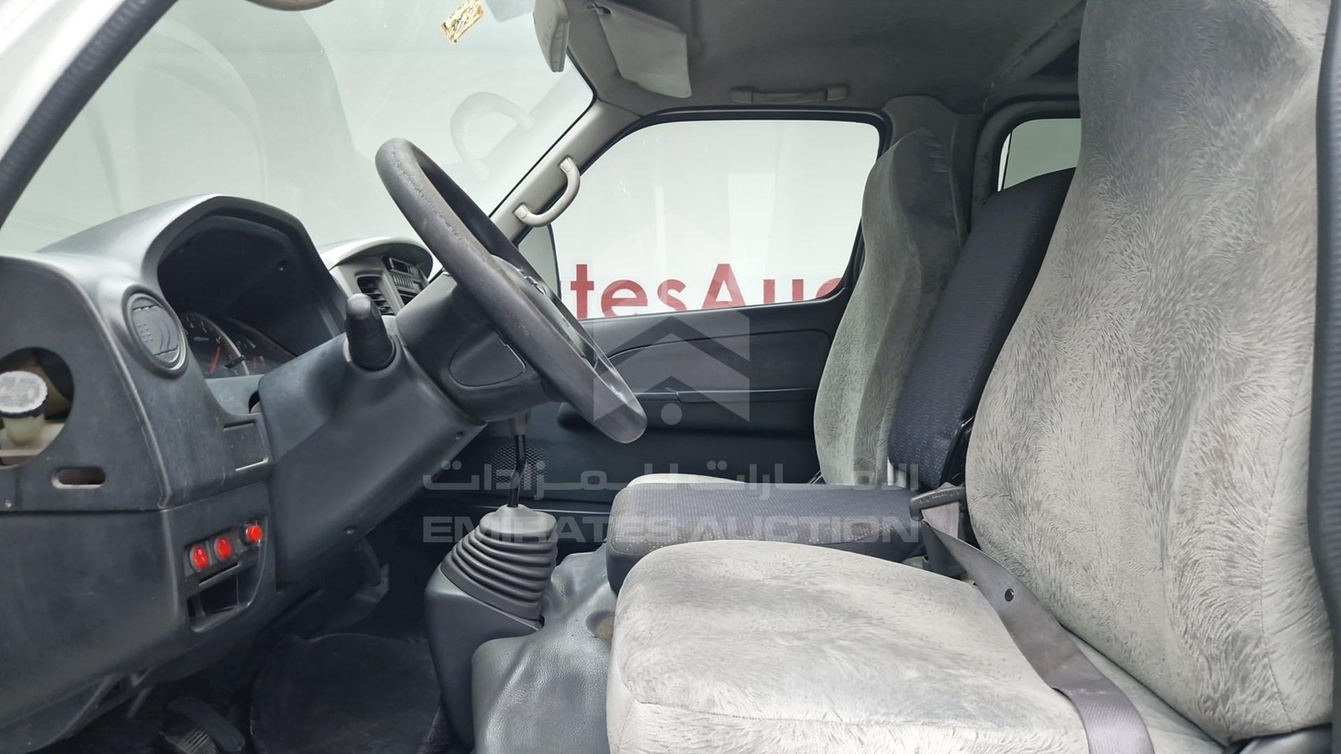 2010 NISSAN URVAN VIN: JN6AE54SXAX020664