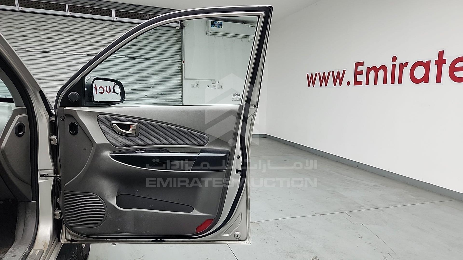 2009 HYUNDAI TUCSON VIN: KMHJM81B99U045432