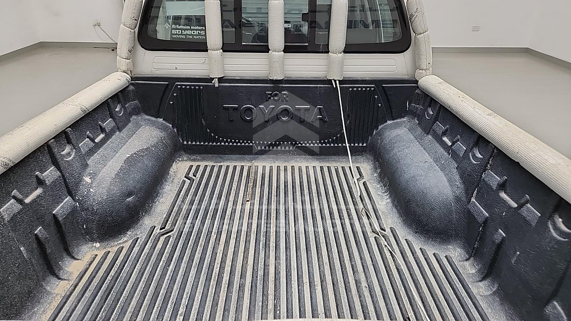 2015 TOYOTA HILUX VIN: MR0EX12G9F2356429