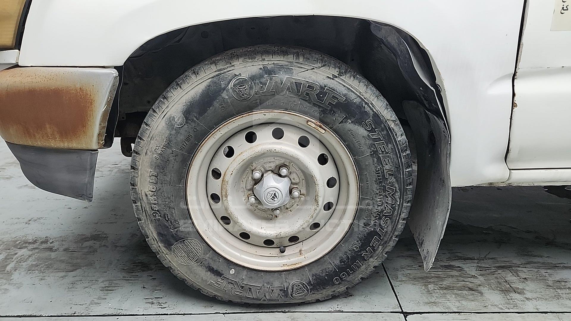 2005 TOYOTA HILUX VIN: JTFEM426450162201