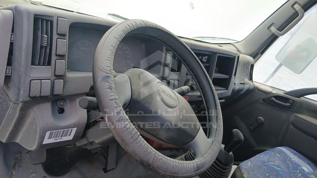 2014 Isuzu NMR — Full Dashboard View — Photo 15