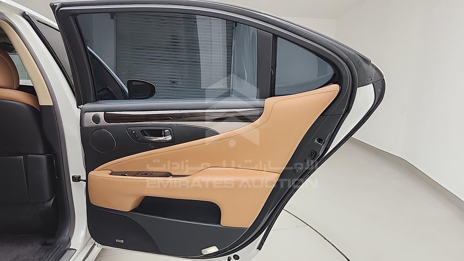 2014 LEXUS LS 460 L VIN: JTHGL46F8E5050906